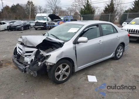 2011 Toyota Corolla S z USA, uszkodzony, nr VIN 2T1BU4EE7BC604243